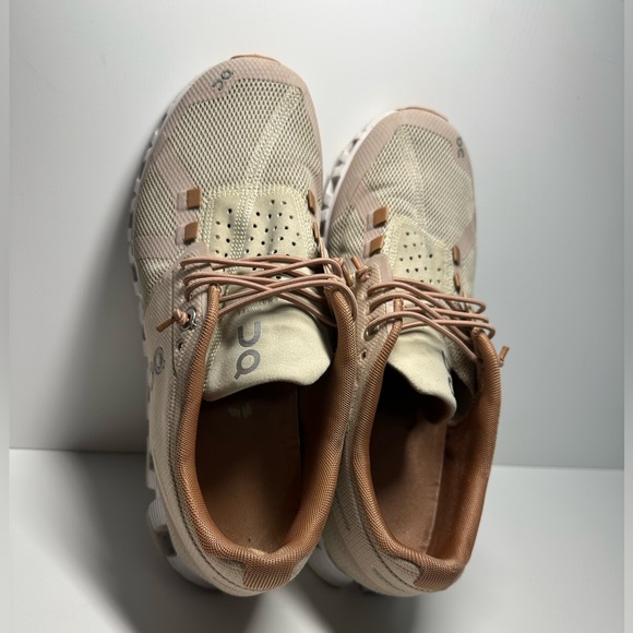 On Cloud Womens Rose/Sand Sneakers - Picture 8 of 9